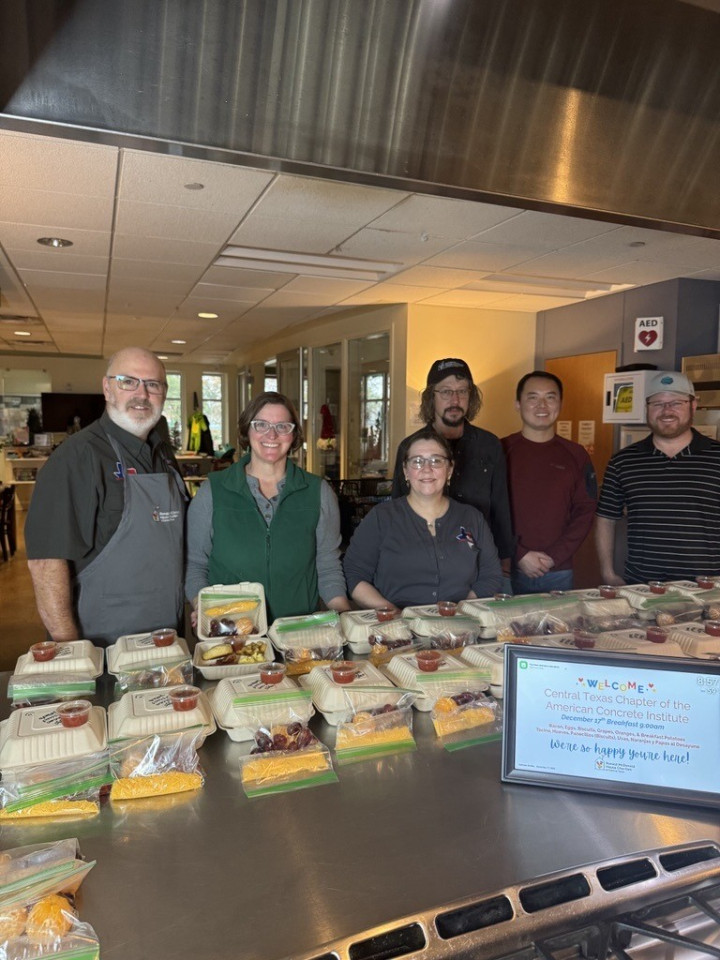  Photo of RMH Volunteers